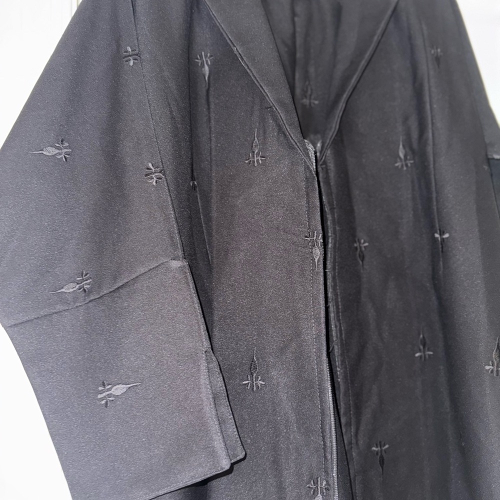 Black Embroidered Abaya with veil
Perfect for umrah